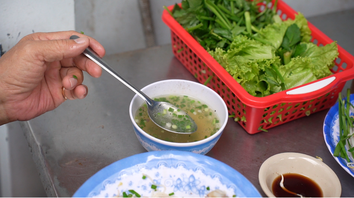 Tiệm hủ tiếu Nam Vang hơn 40 năm ở Quận 10, đông nghìn nghịt khách mỗi sáng - 8