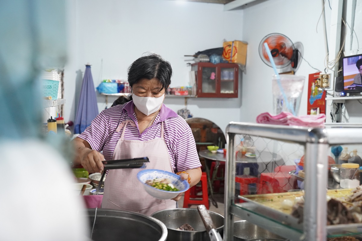Tiệm hủ tiếu Nam Vang hơn 40 năm ở Quận 10, đông nghìn nghịt khách mỗi sáng - 7